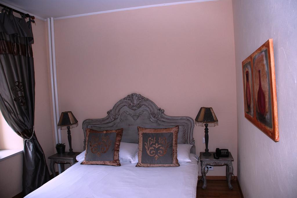 Hostellerie De Geneve Vevey Bilik gambar