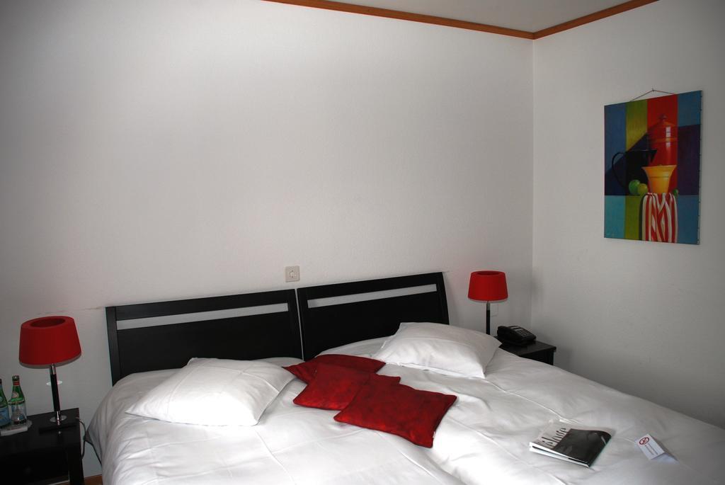 Hostellerie De Geneve Vevey Bilik gambar