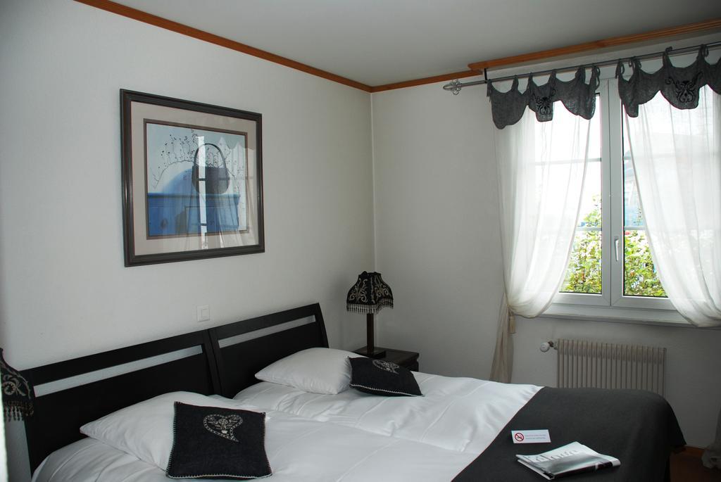 Hostellerie De Geneve Vevey Bilik gambar